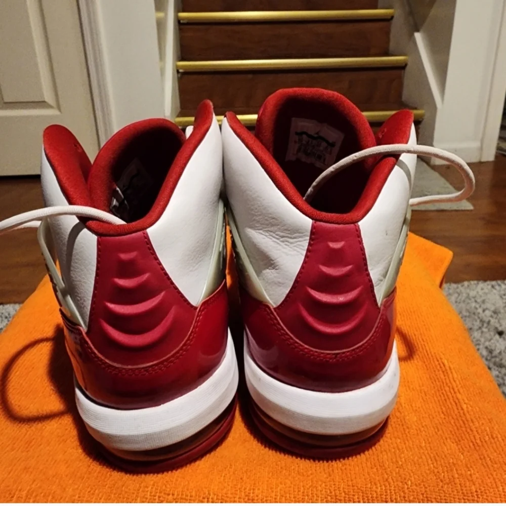 Air Jordan Flight White/Red Basketball Shoes Size 9.5 high-top sneakers in white